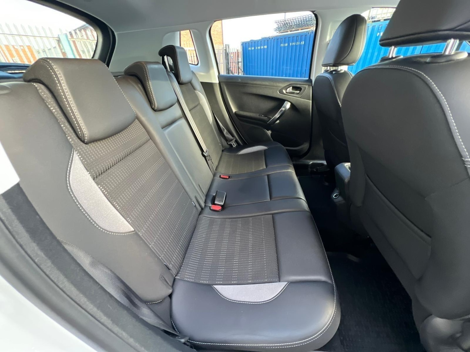 Used Peugeot 2008 2016 for sale - 76371061: Photo 11