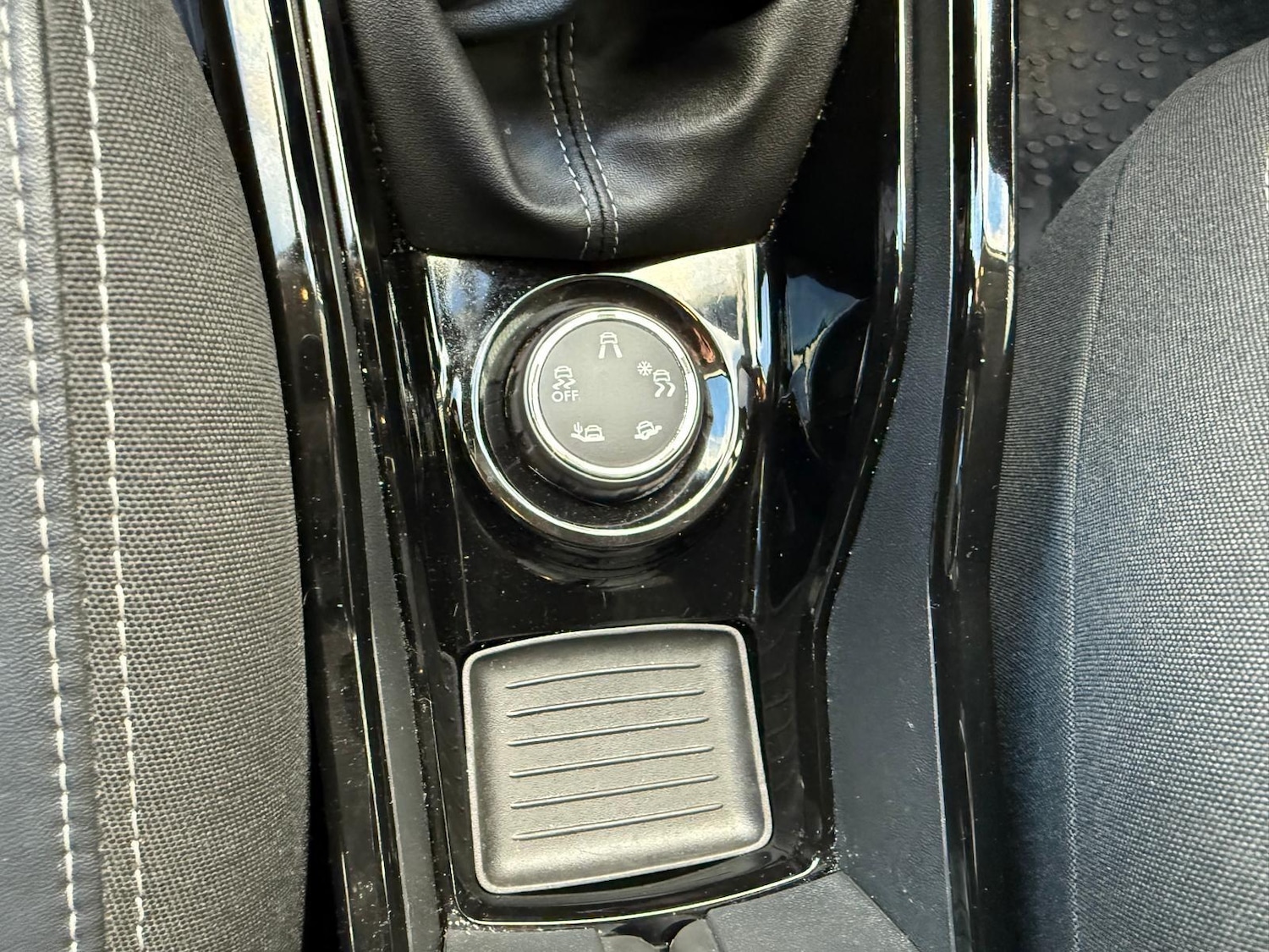 Used Peugeot 2008 2016 for sale - 76371061: Photo 12