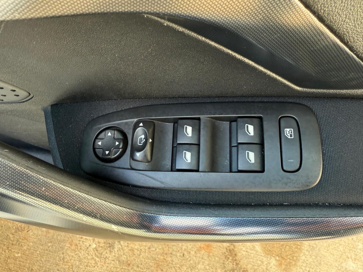 Used Peugeot 2008 2016 for sale - 76371061: Photo 55