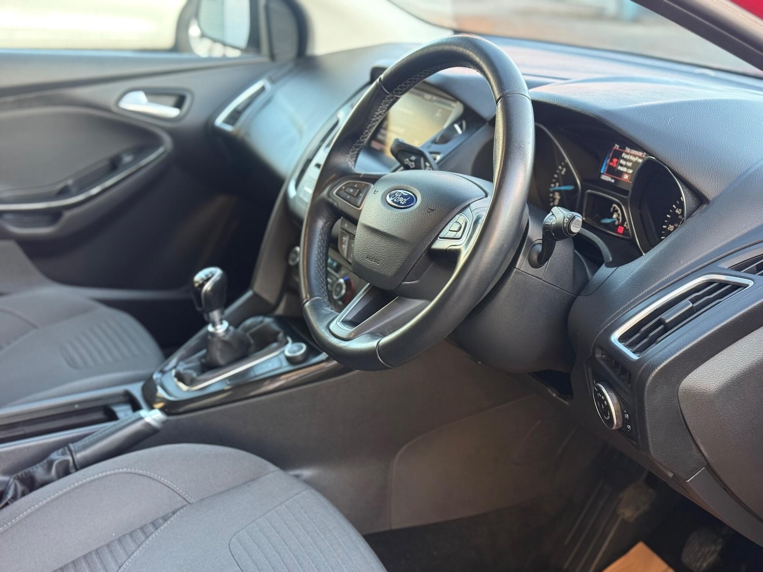 Used Ford Focus 2015 for sale - 76700680: Photo 11