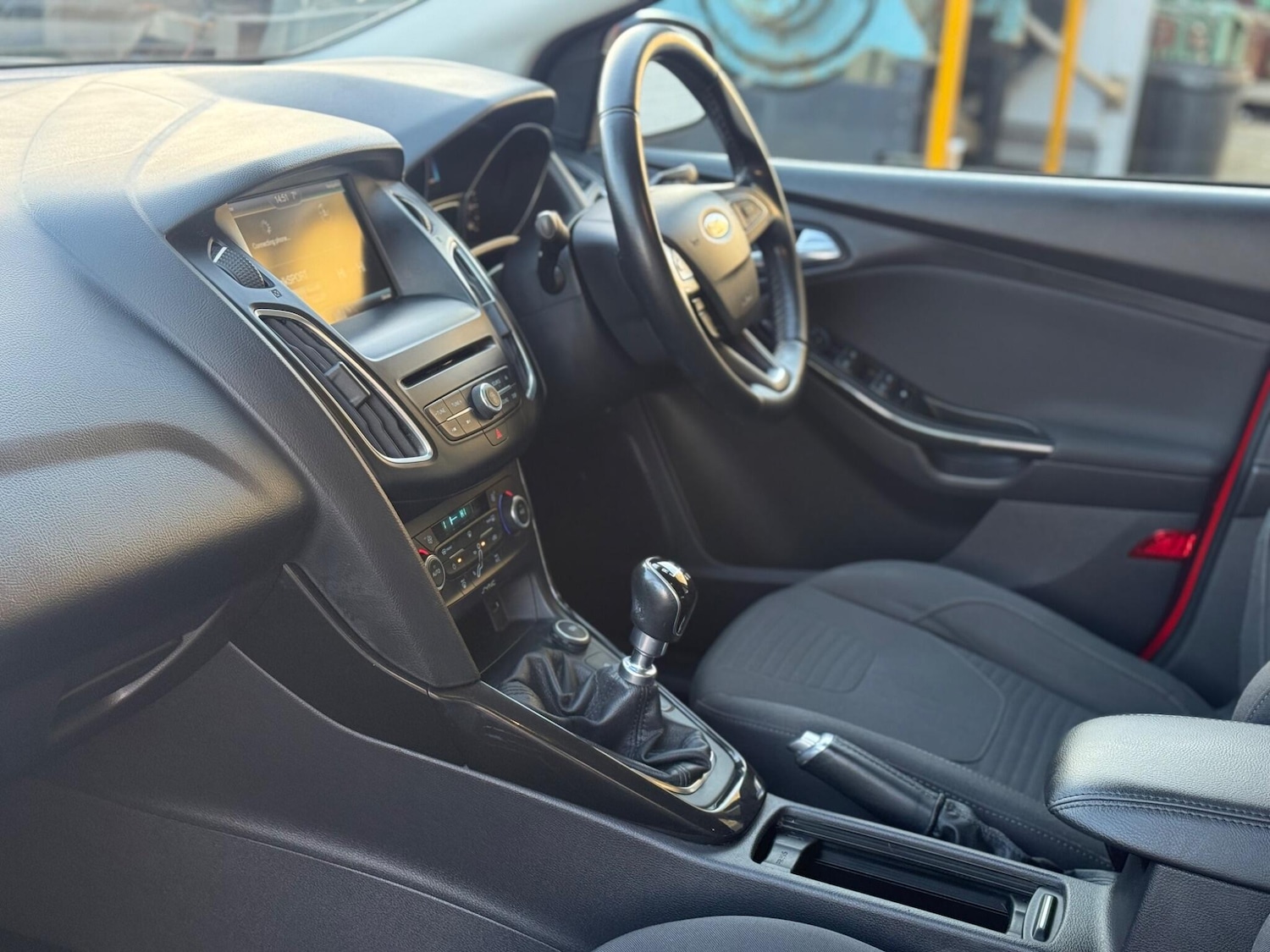 Used Ford Focus 2015 for sale - 76700680: Photo 9