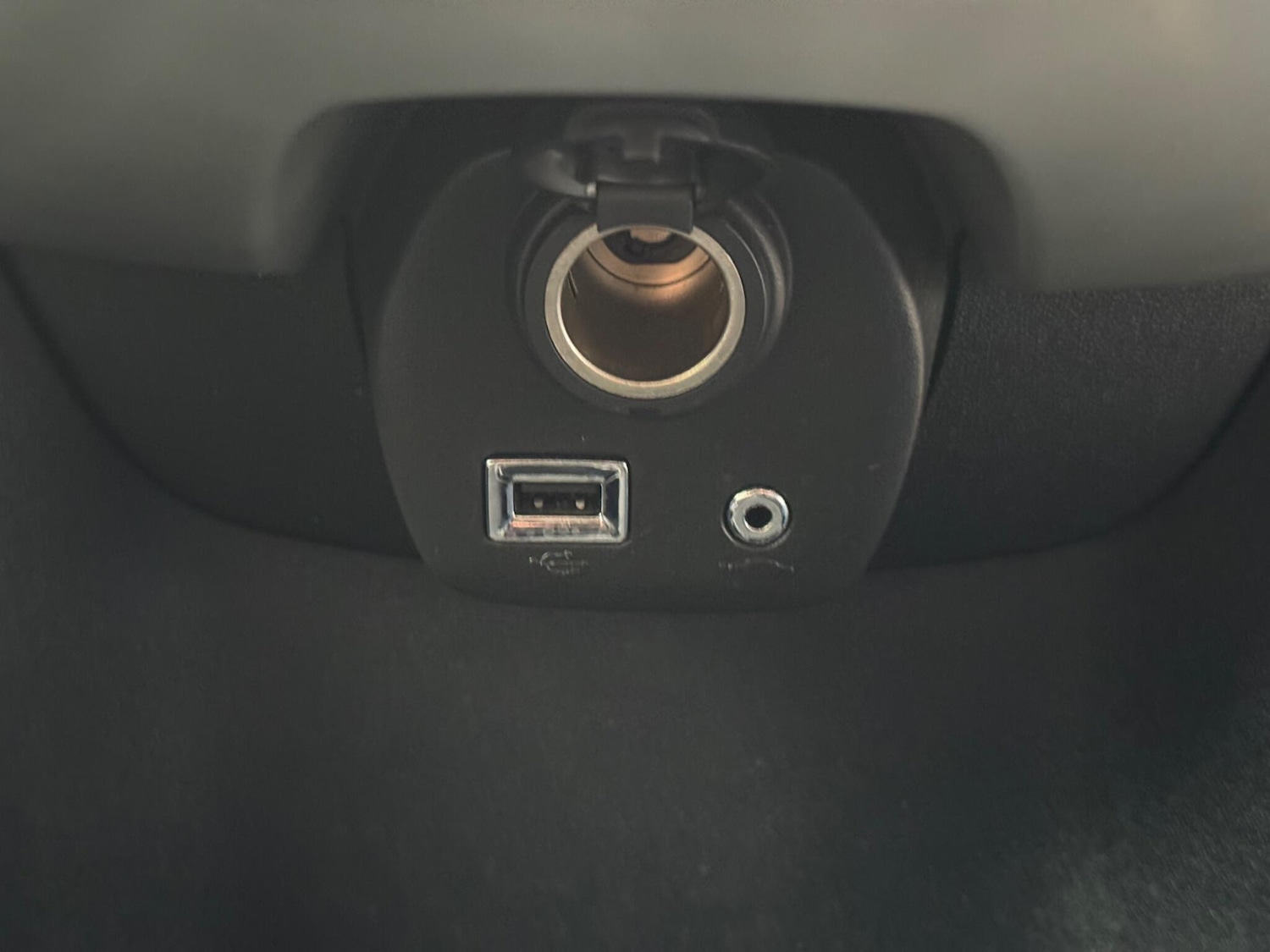 Used Peugeot 108 2014 for sale - 76499531: Photo 18