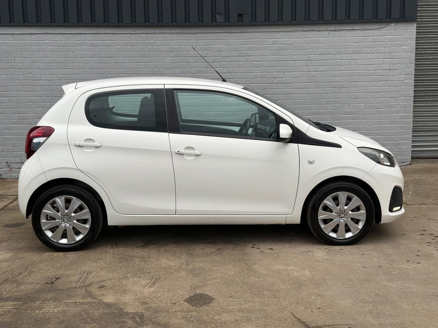 Used Peugeot 108 2014 for sale - 76499531: Photo 7