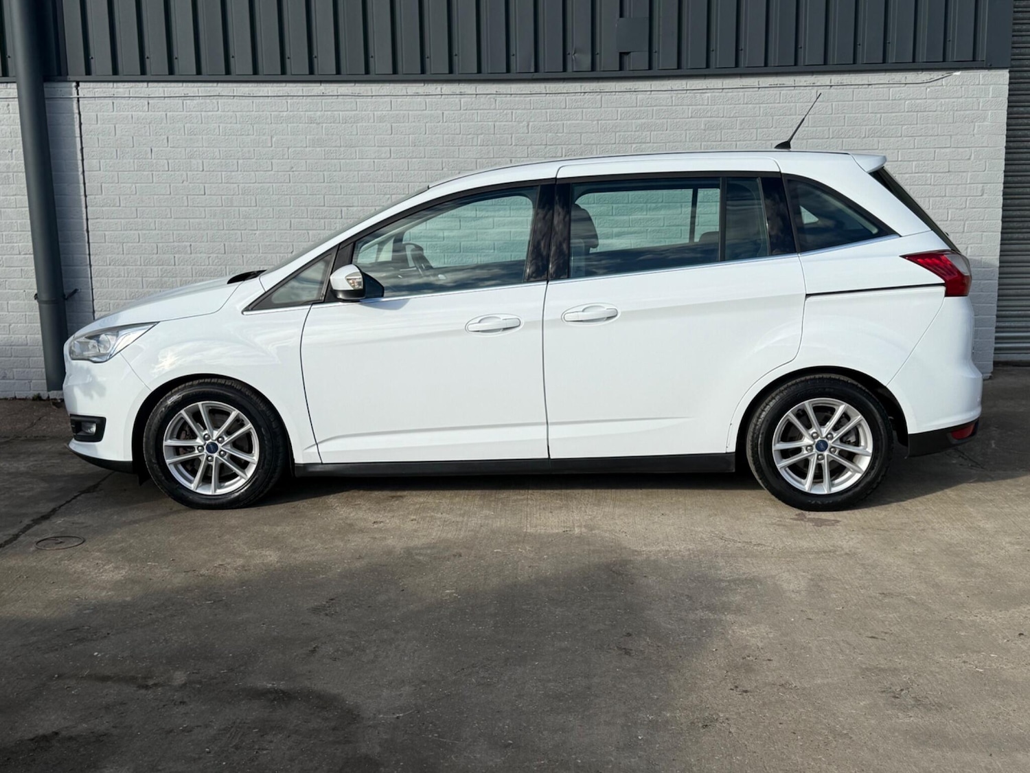 Used Ford Grand C-Max 2016 for sale - 76371553: Photo 7