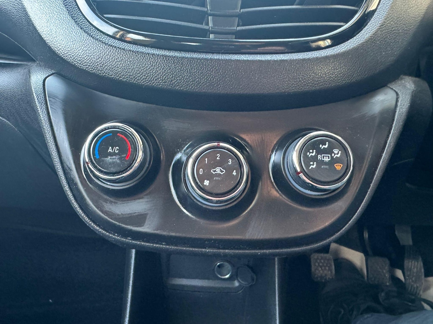 Used Vauxhall Viva 2016 for sale - 77658035: Photo 44