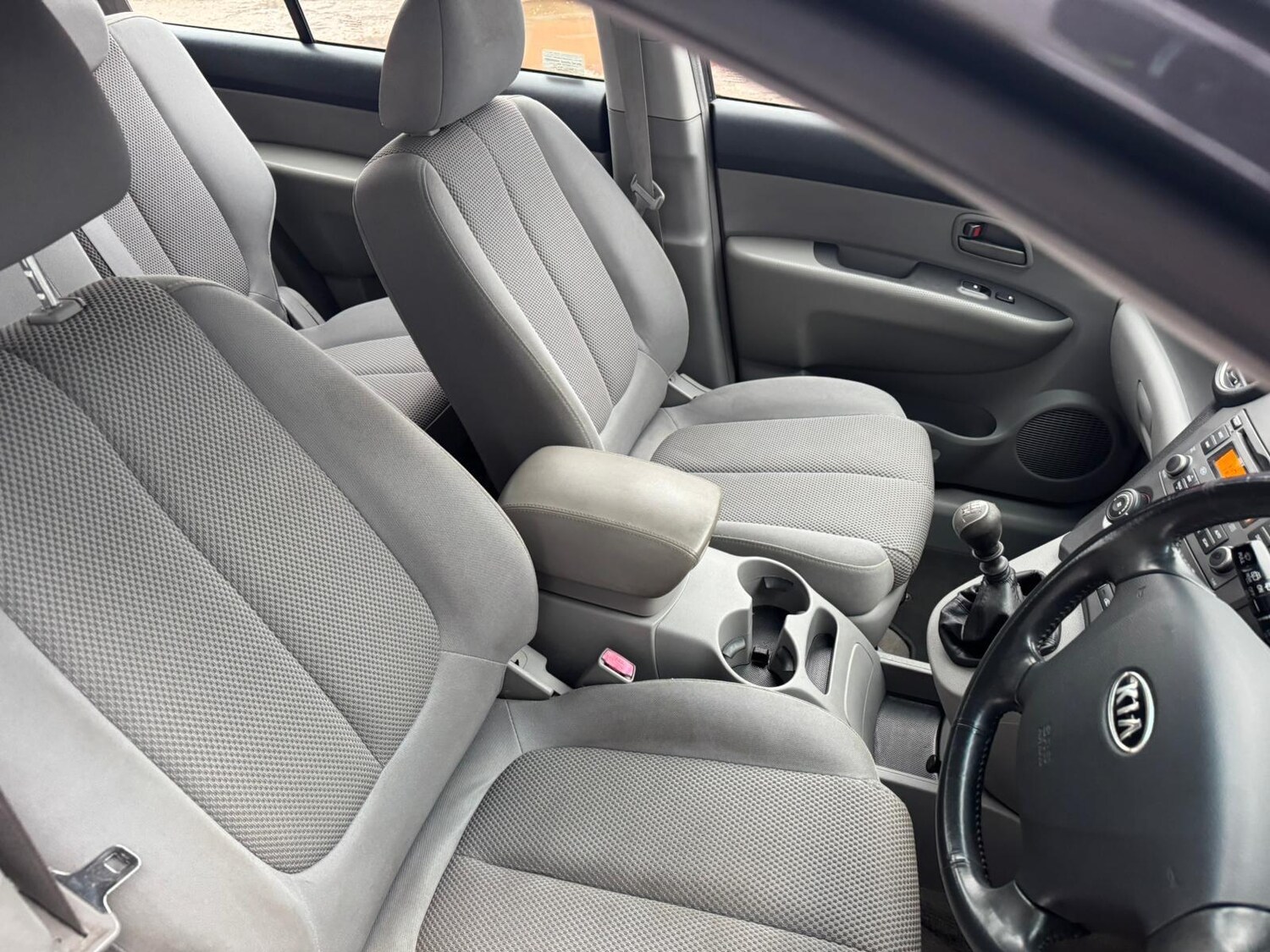 Used Kia Carens for sale - 77511250: Photo 11