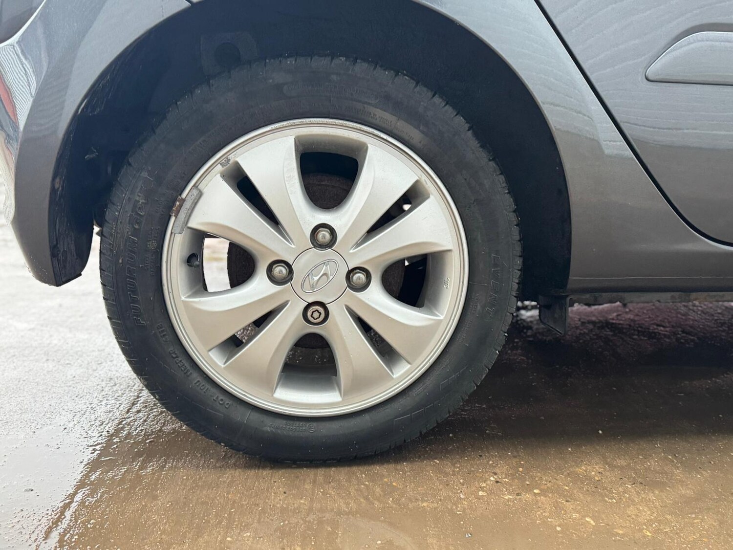 Used Kia Carens for sale - 77511250: Photo 26