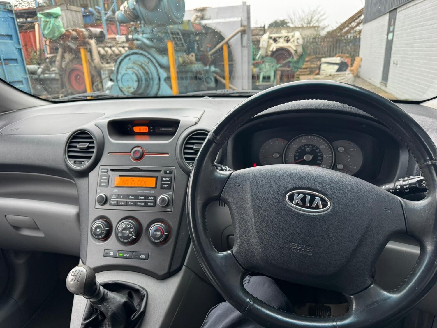 Used Kia Carens for sale - 77511250: Photo 34