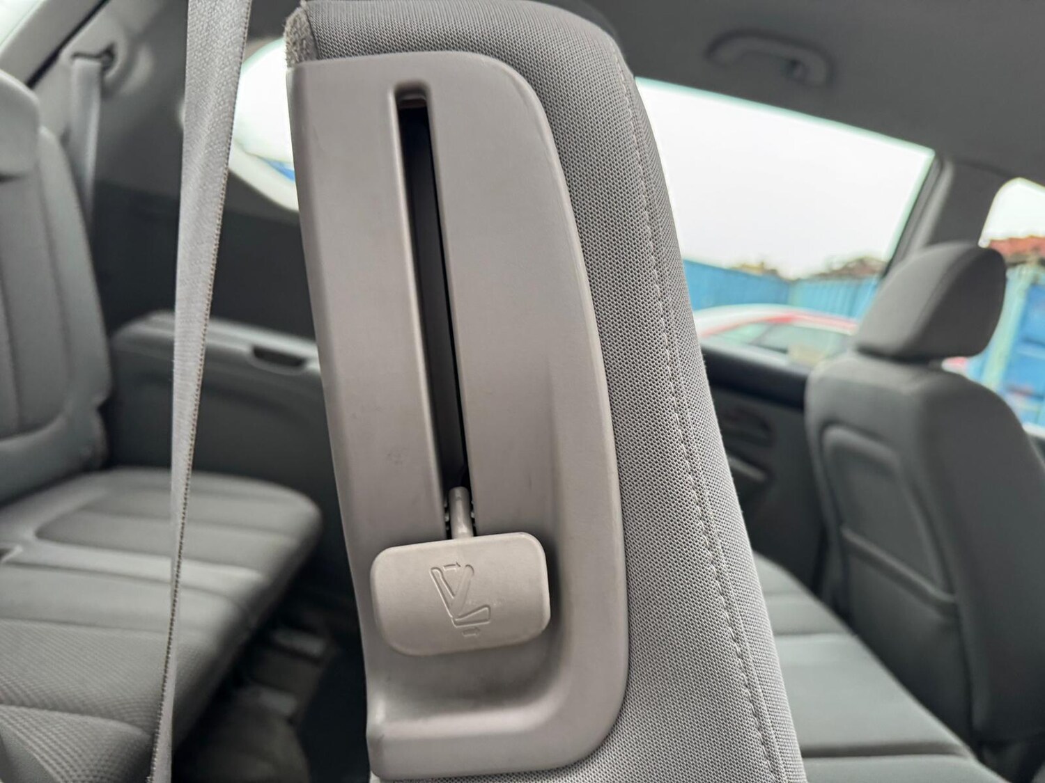 Used Kia Carens for sale - 77511250: Photo 42