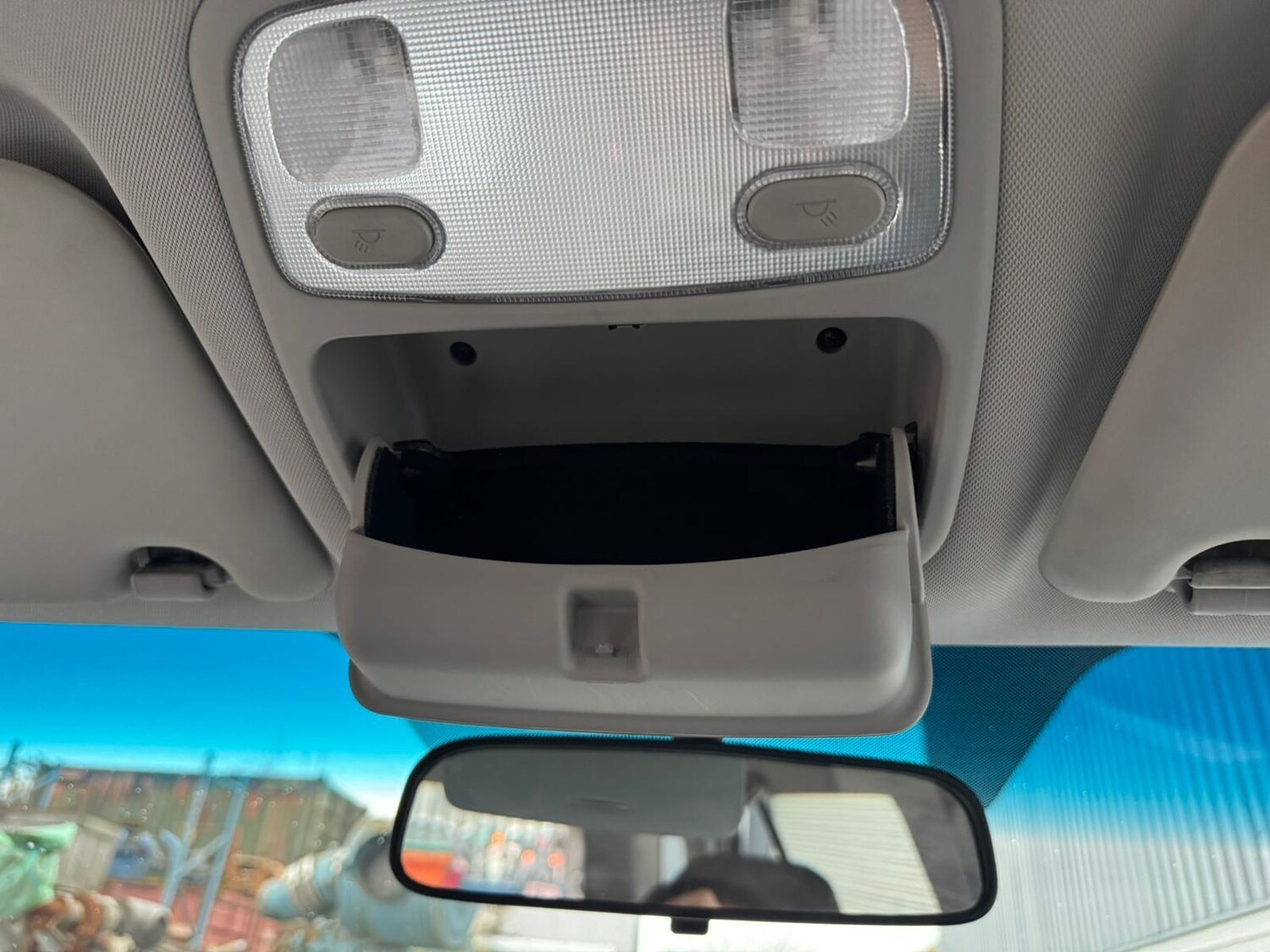 Used Kia Carens for sale - 77511250: Photo 43