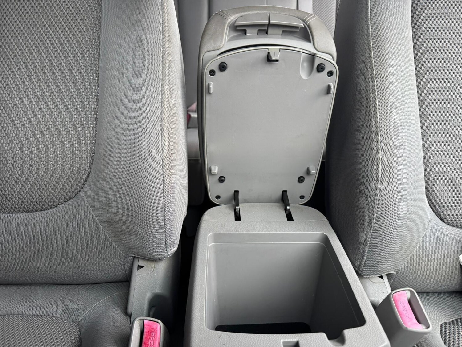 Used Kia Carens for sale - 77511250: Photo 44