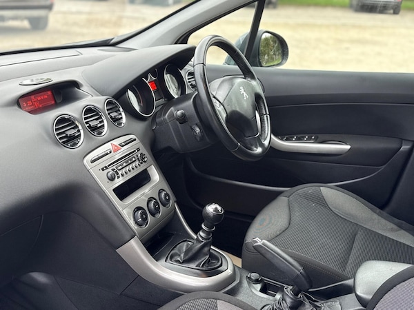 Used Peugeot 308 2012 for sale - 76270861: Photo 11