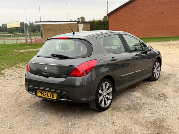 Used Peugeot 308 2012 for sale - 76270861: Photo 2