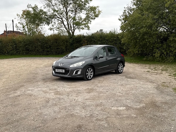 Used Peugeot 308 2012 for sale - 76270861: Photo 5