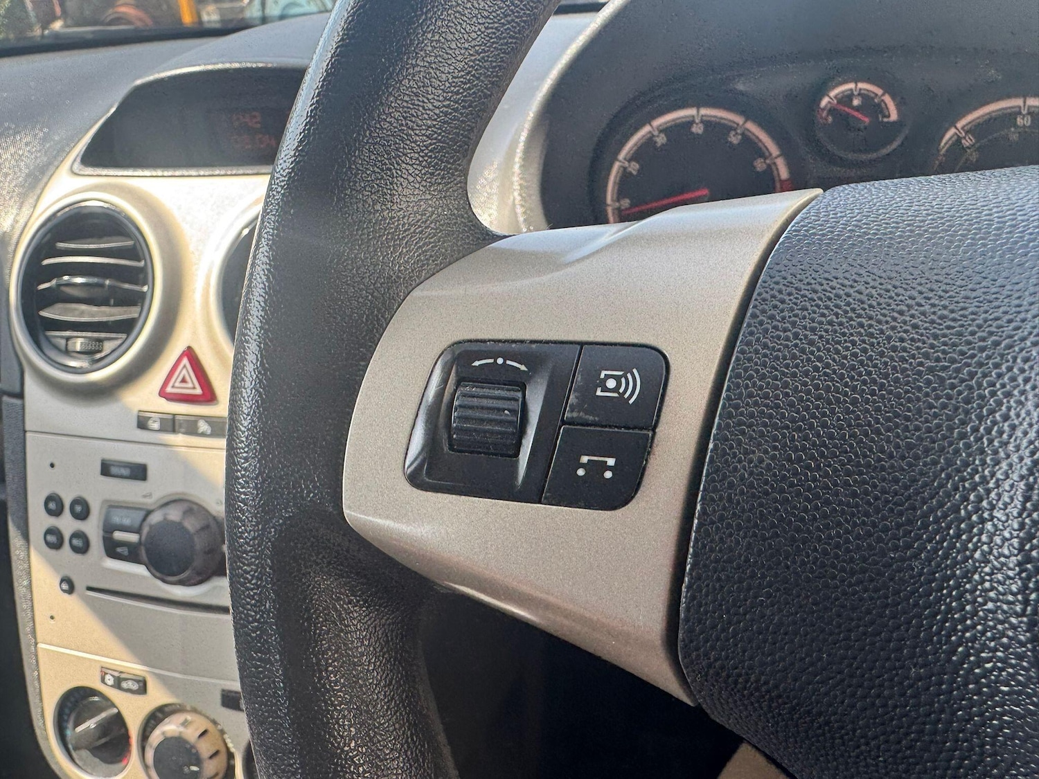 Used Vauxhall Corsa 2010 for sale - 78171265: Photo 20