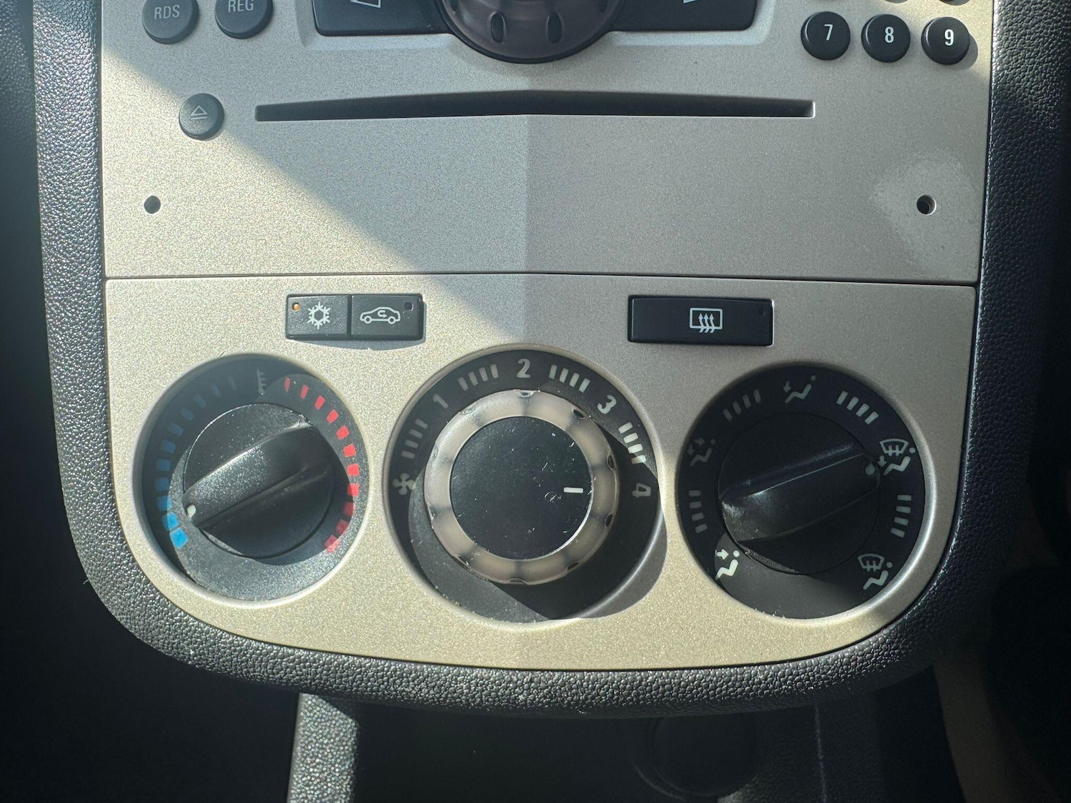 Used Vauxhall Corsa 2010 for sale - 78171265: Photo 21