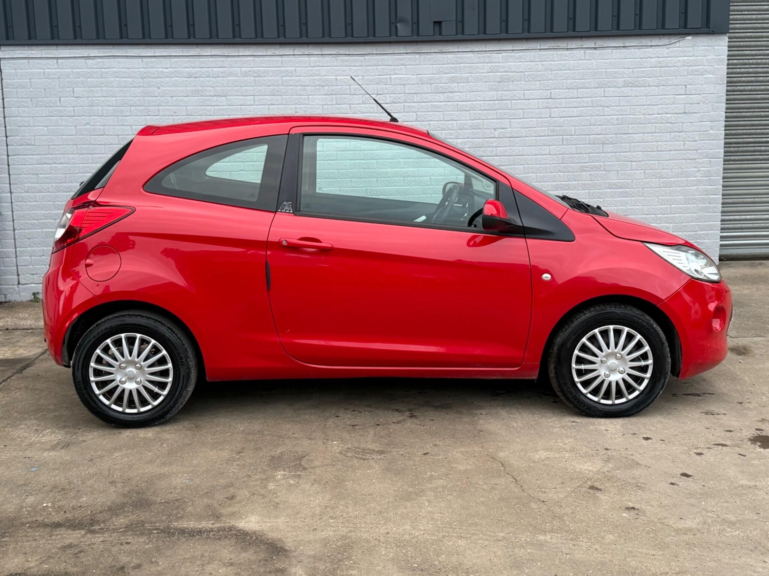 Used Ford Ka 2013 for sale - 76457739: Photo 2