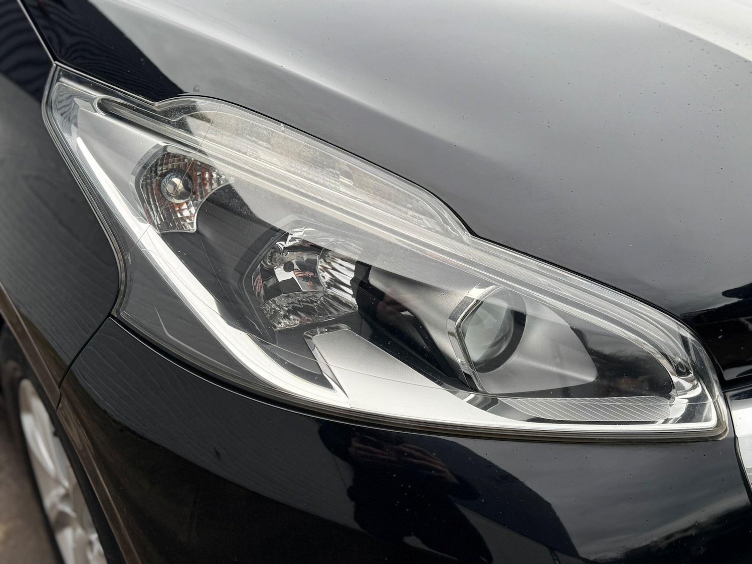 Used Peugeot 208 2015 for sale - 77550037: Photo 14