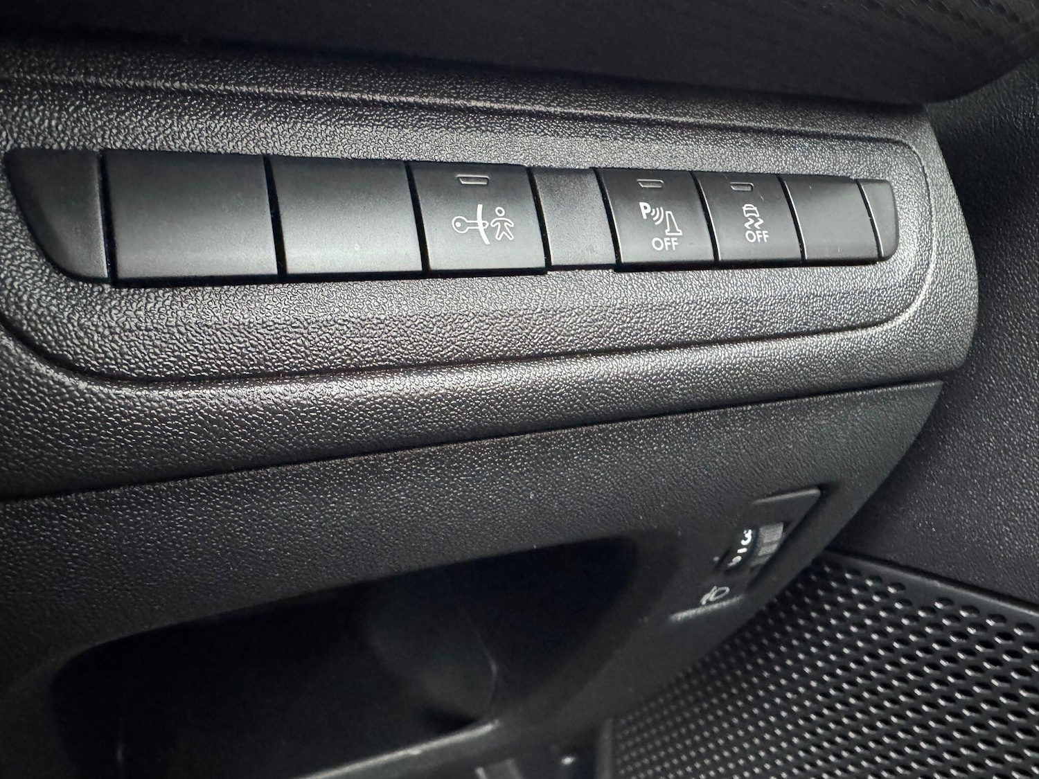 Used Peugeot 208 2015 for sale - 77550037: Photo 16