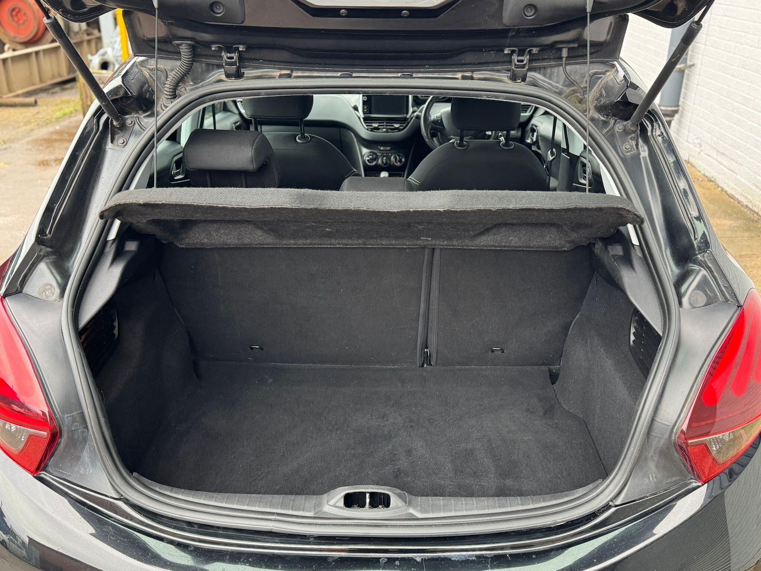 Used Peugeot 208 2015 for sale - 77550037: Photo 38