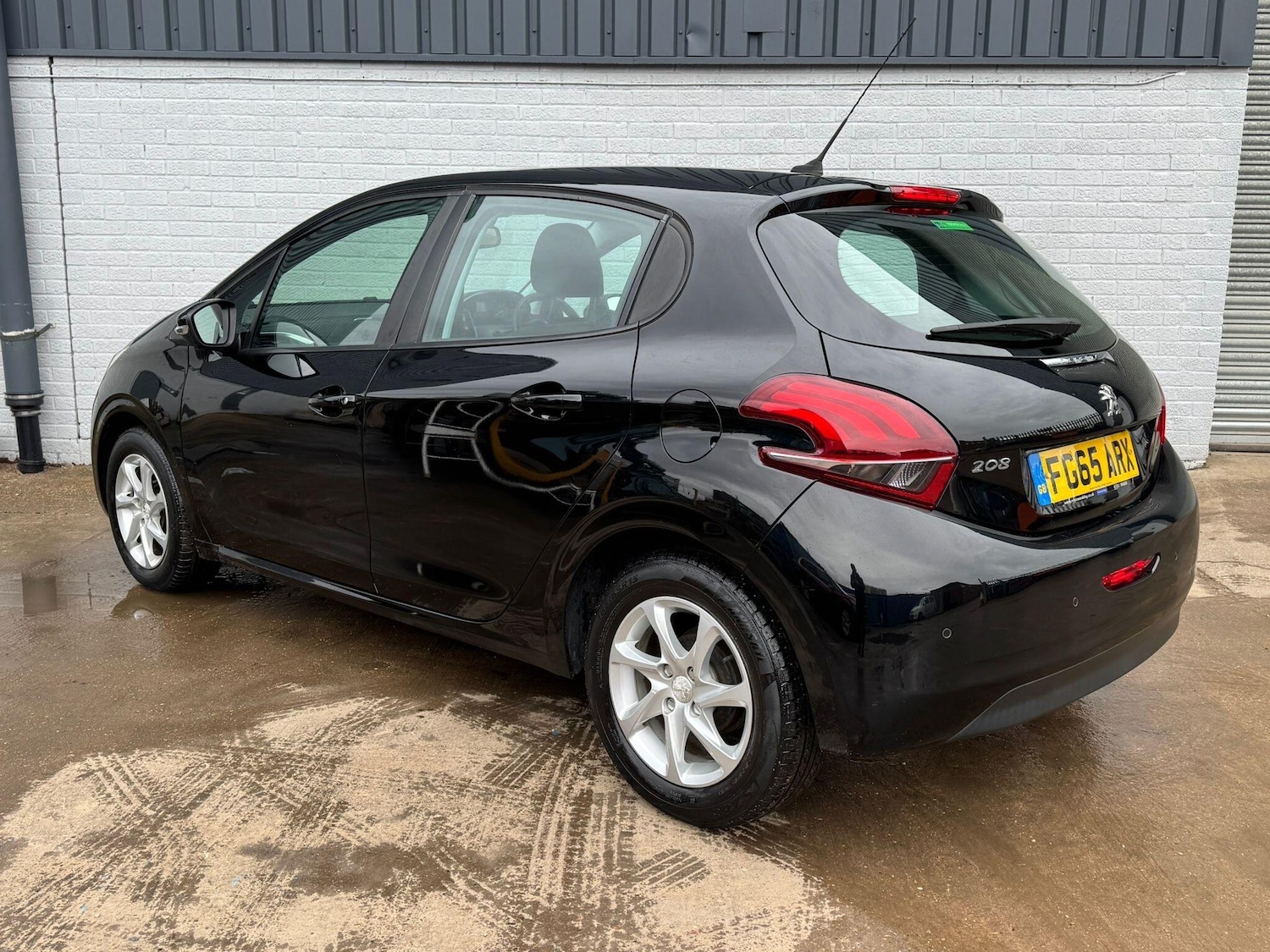Used Peugeot 208 2015 for sale - 77550037: Photo 4