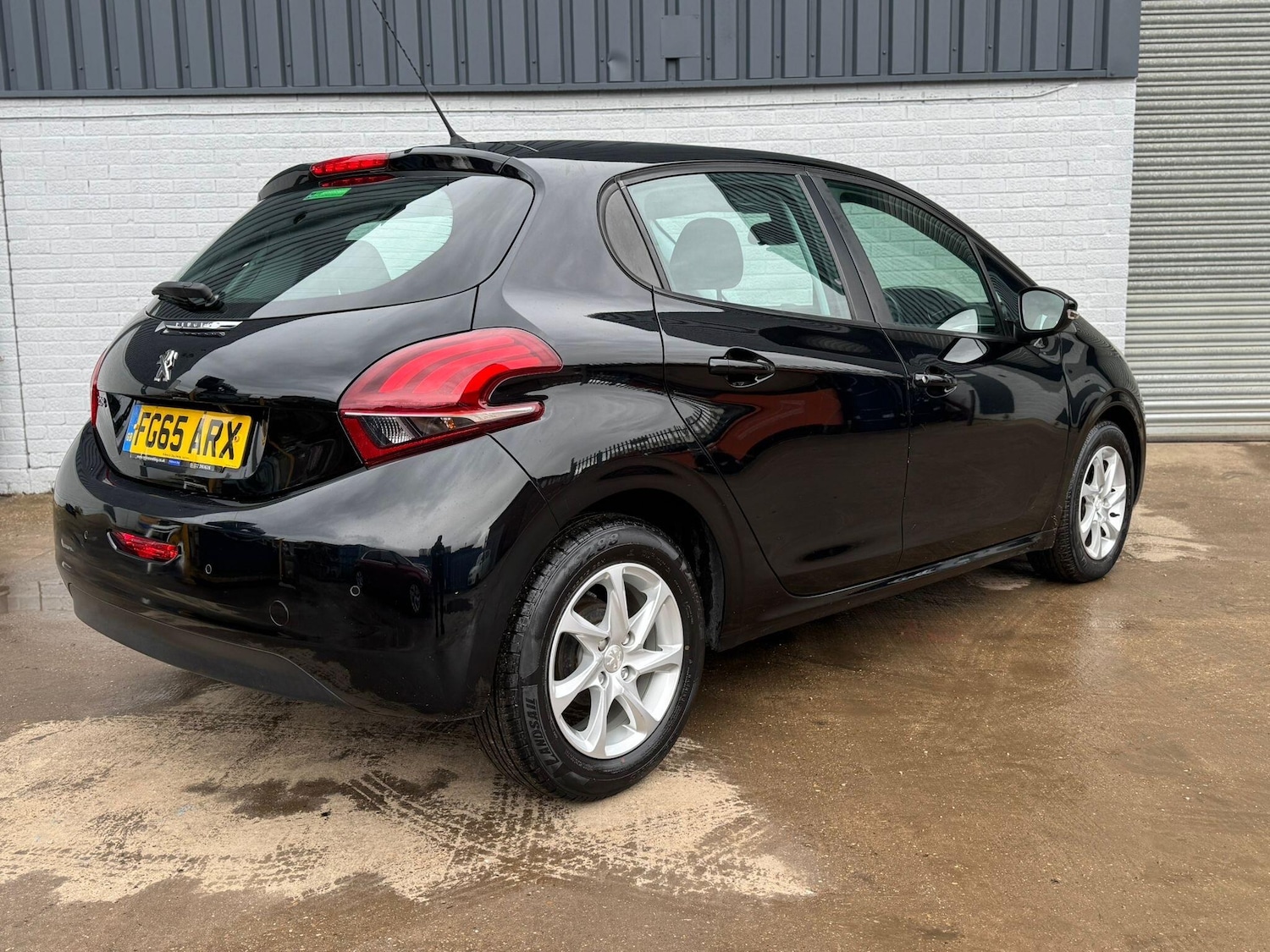 Used Peugeot 208 2015 for sale - 77550037: Photo 8