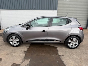 Used Renault Clio 2015 for sale - 79464051: Photo
