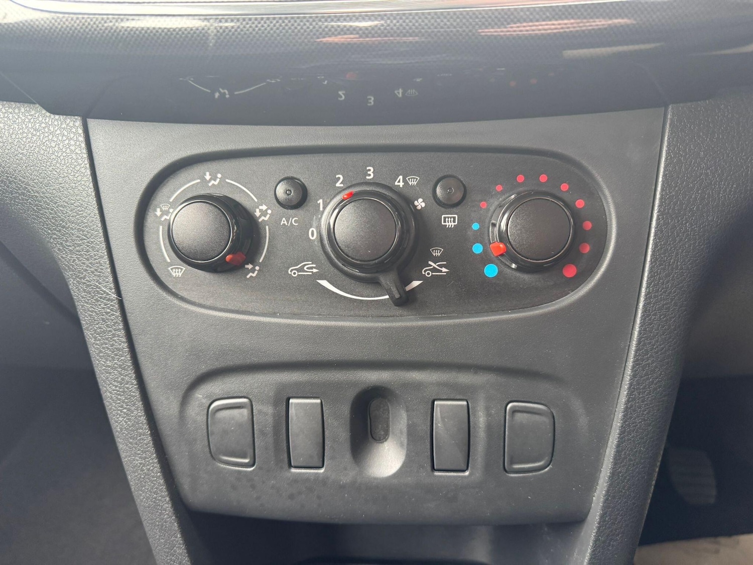 Used Dacia Sandero 2017 for sale - 78205212: Photo 25