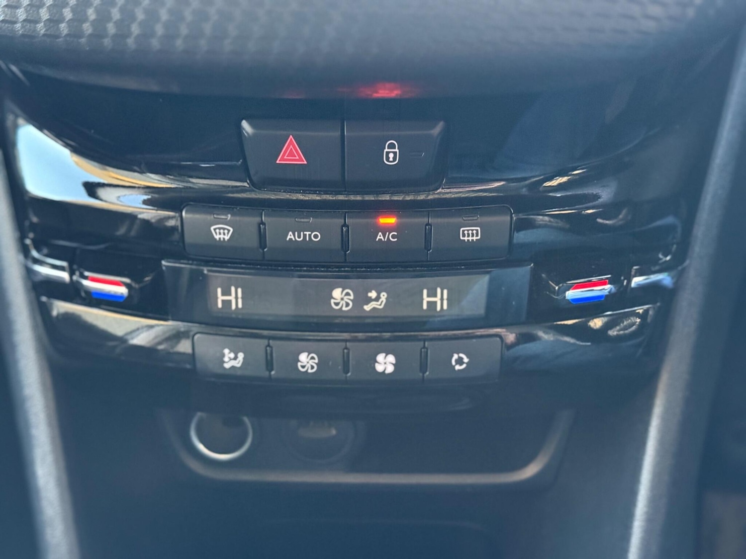 Used Peugeot 208 2019 for sale - 76700691: Photo 18