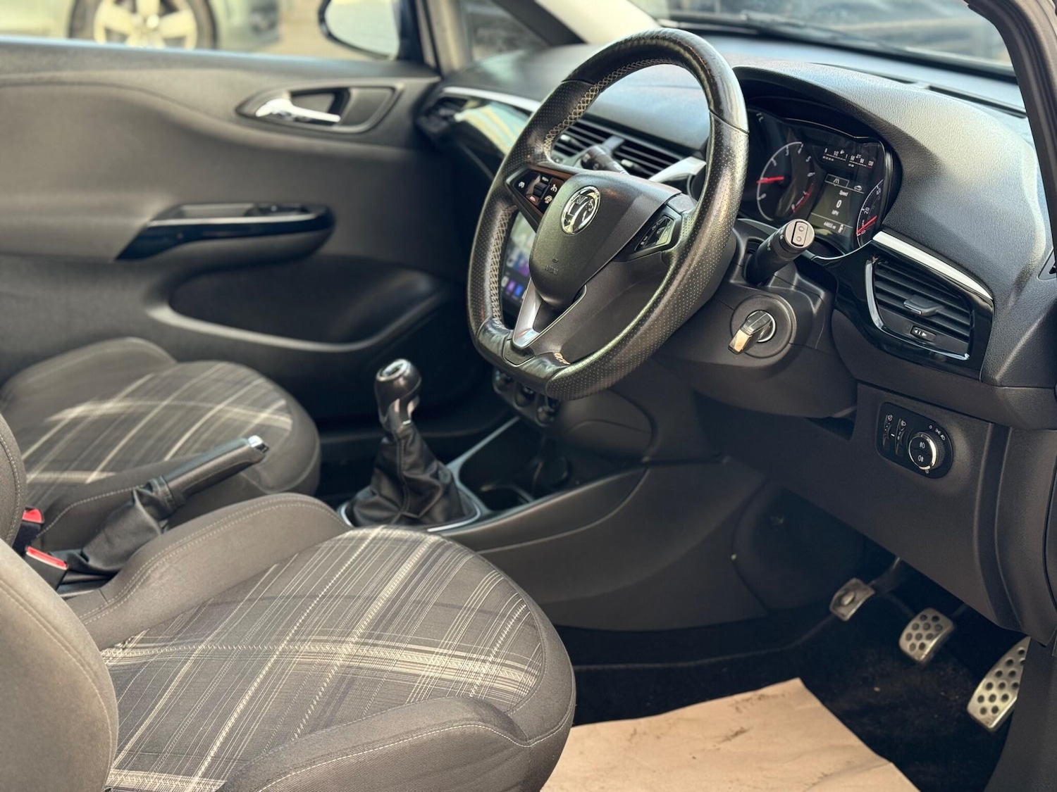 Used Vauxhall Corsa 2015 for sale - 76913376: Photo 11