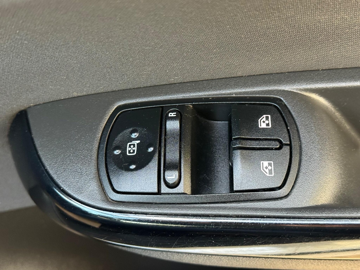 Used Vauxhall Corsa 2015 for sale - 76913376: Photo 12