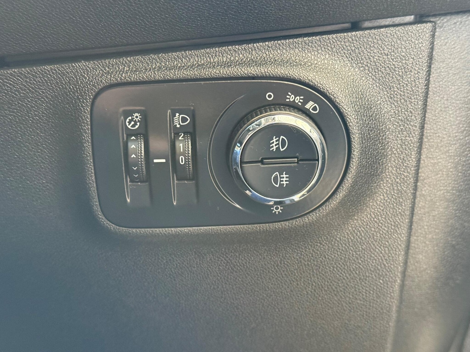 Used Vauxhall Corsa 2015 for sale - 76913376: Photo 13