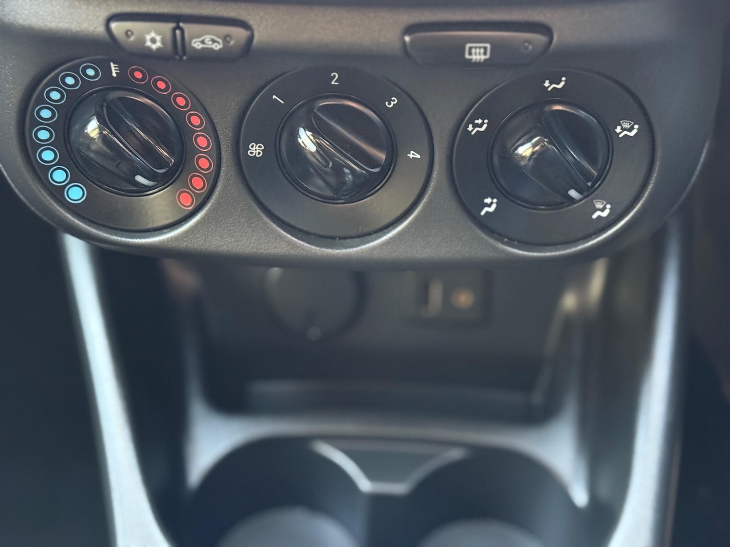 Used Vauxhall Corsa 2015 for sale - 76913376: Photo 17