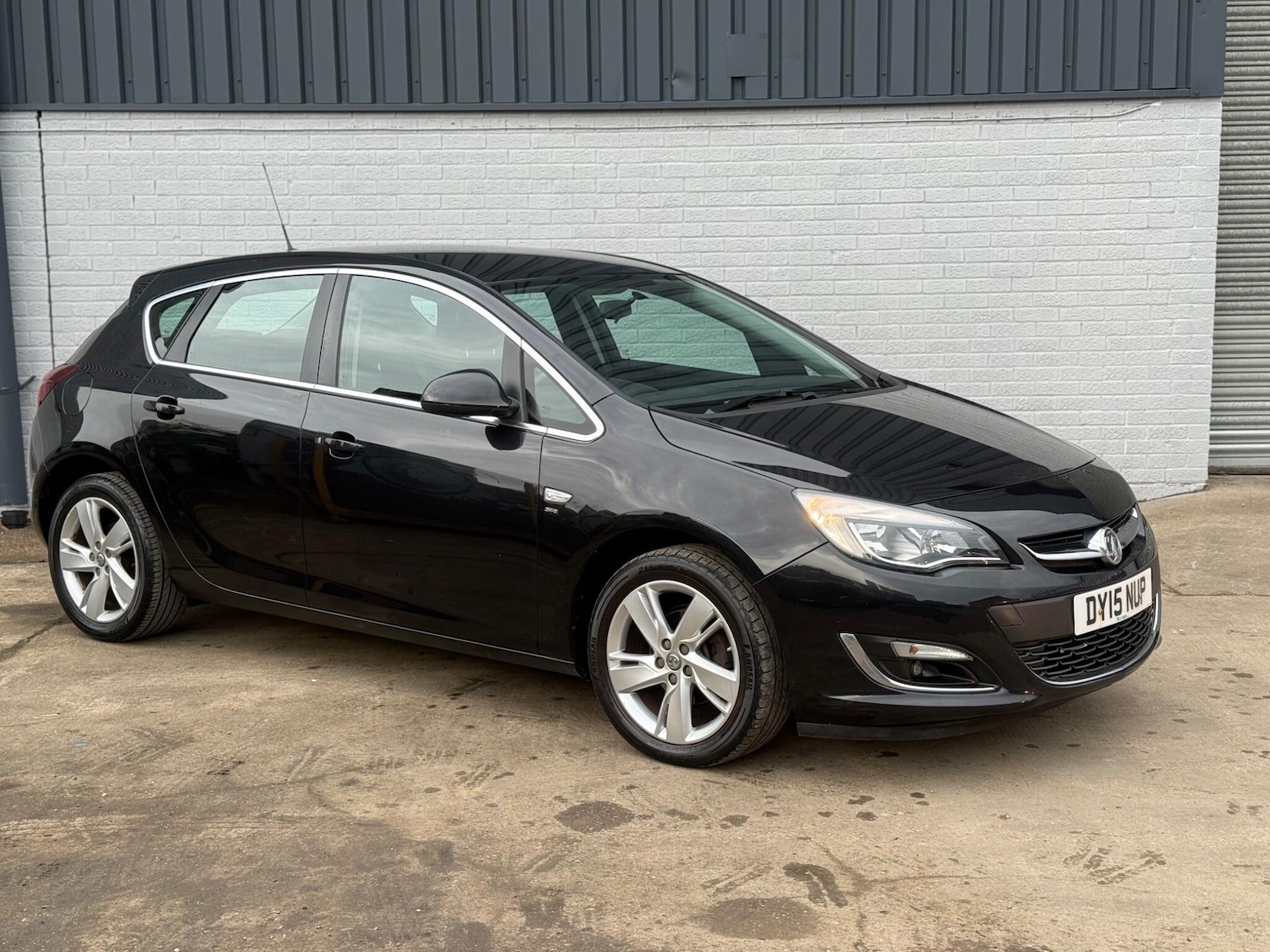 Used Vauxhall Astra 2015 for sale - 76499111: Photo 1