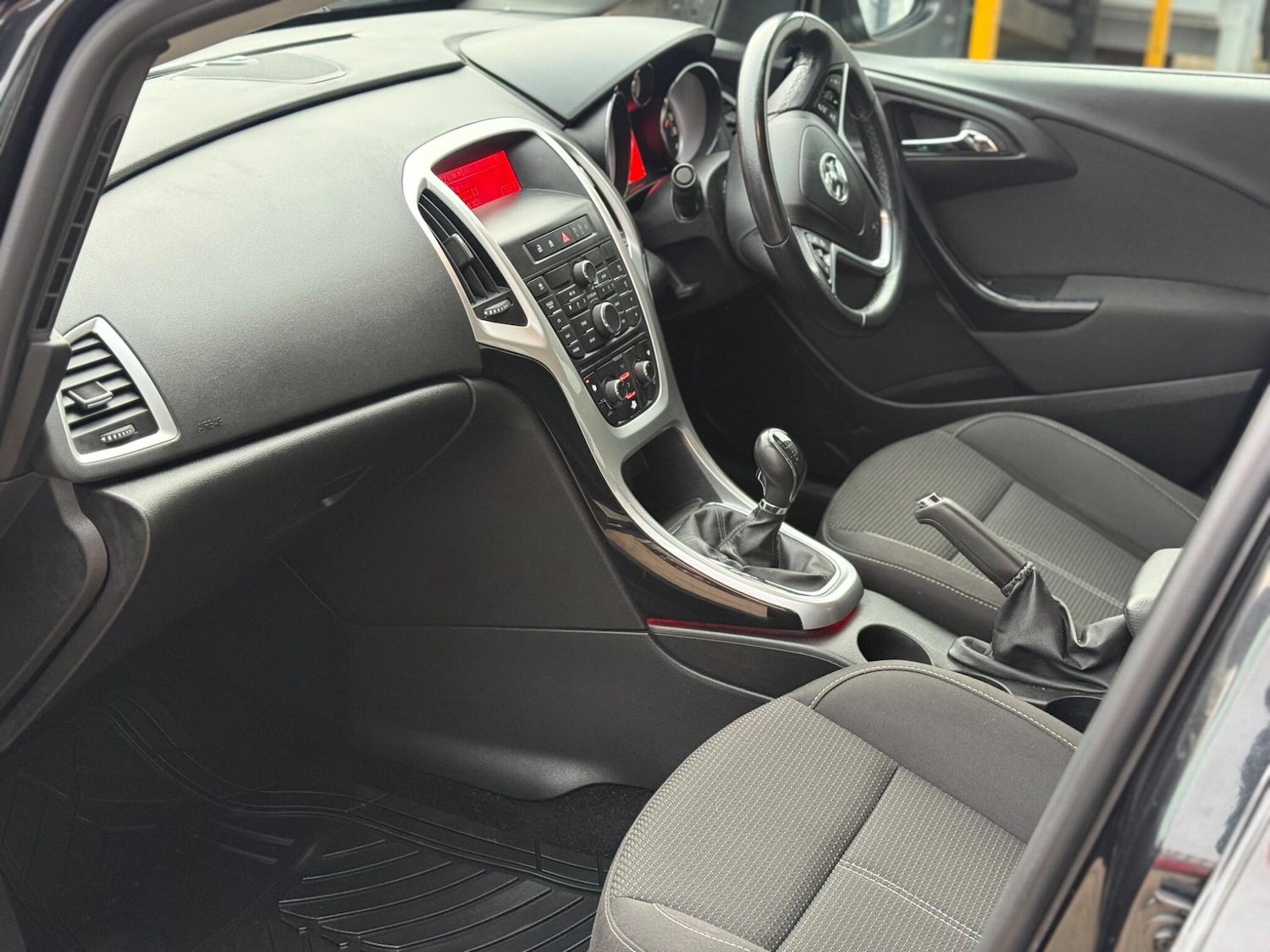 Used Vauxhall Astra 2015 for sale - 76499111: Photo 10