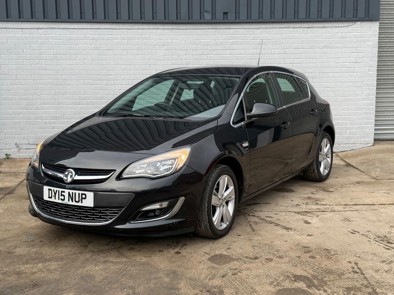 Used Vauxhall Astra 2015 for sale - 76499111: Photo 3