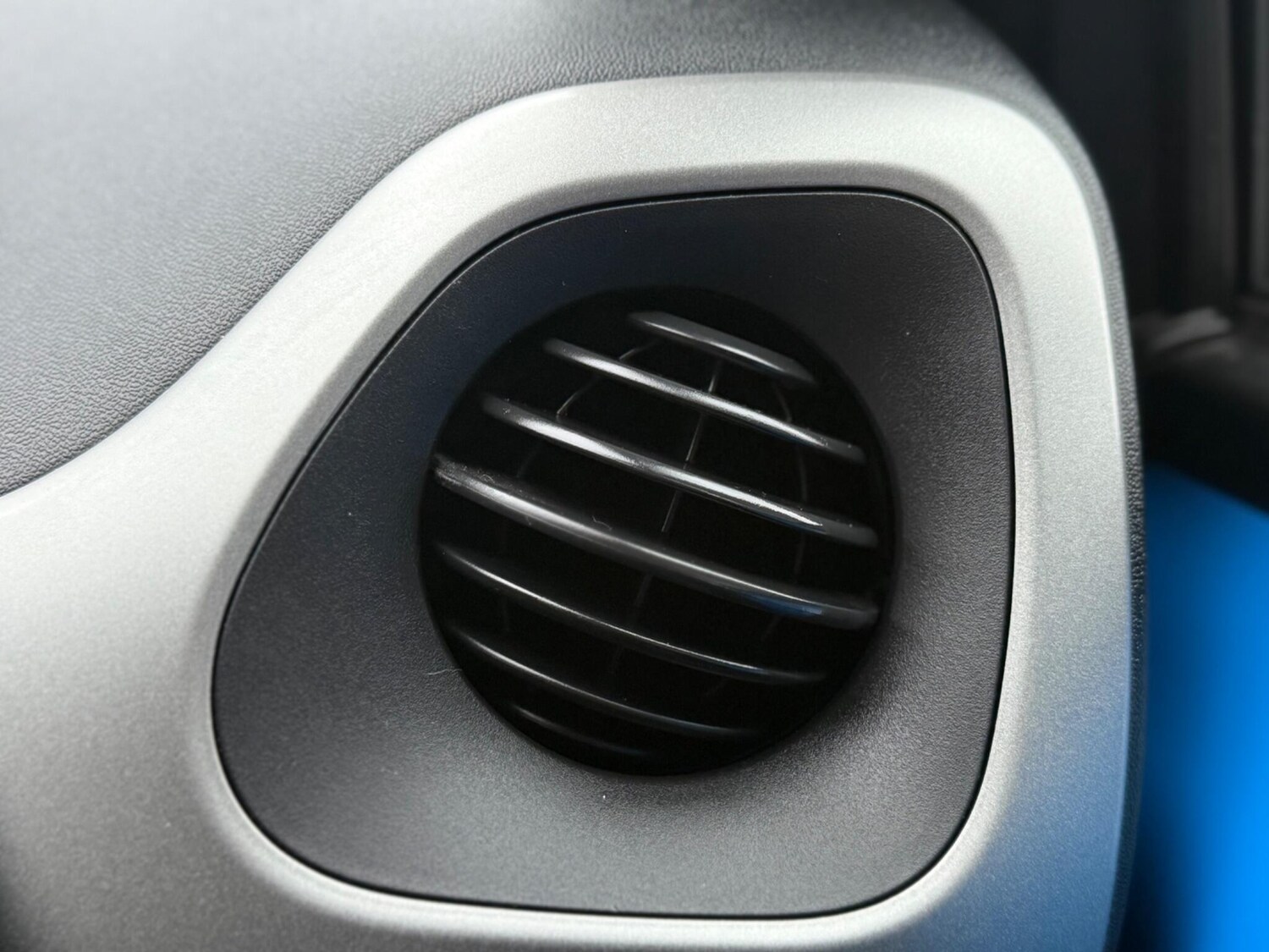 Used Peugeot 108 2016 for sale - 76485159: Photo 40