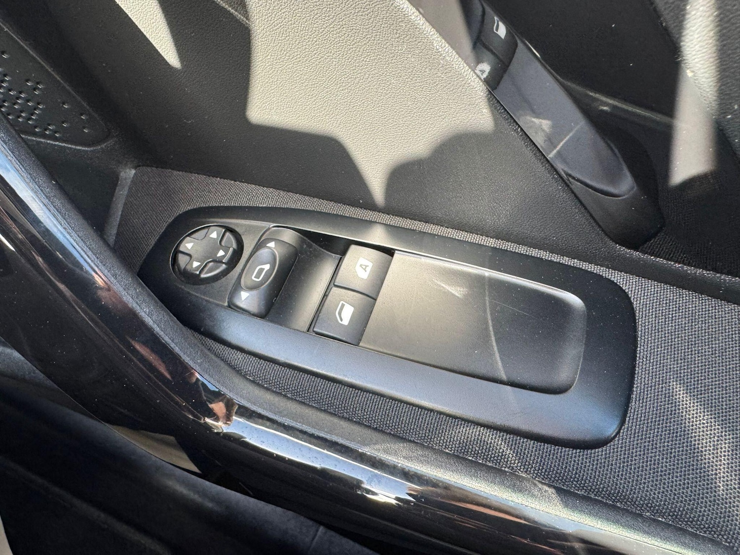 Used Peugeot 208 2014 for sale - 77839813: Photo 15