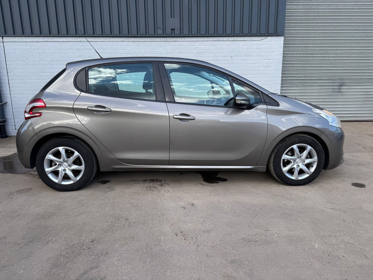 Used Peugeot 208 2014 for sale - 77839813: Photo 7