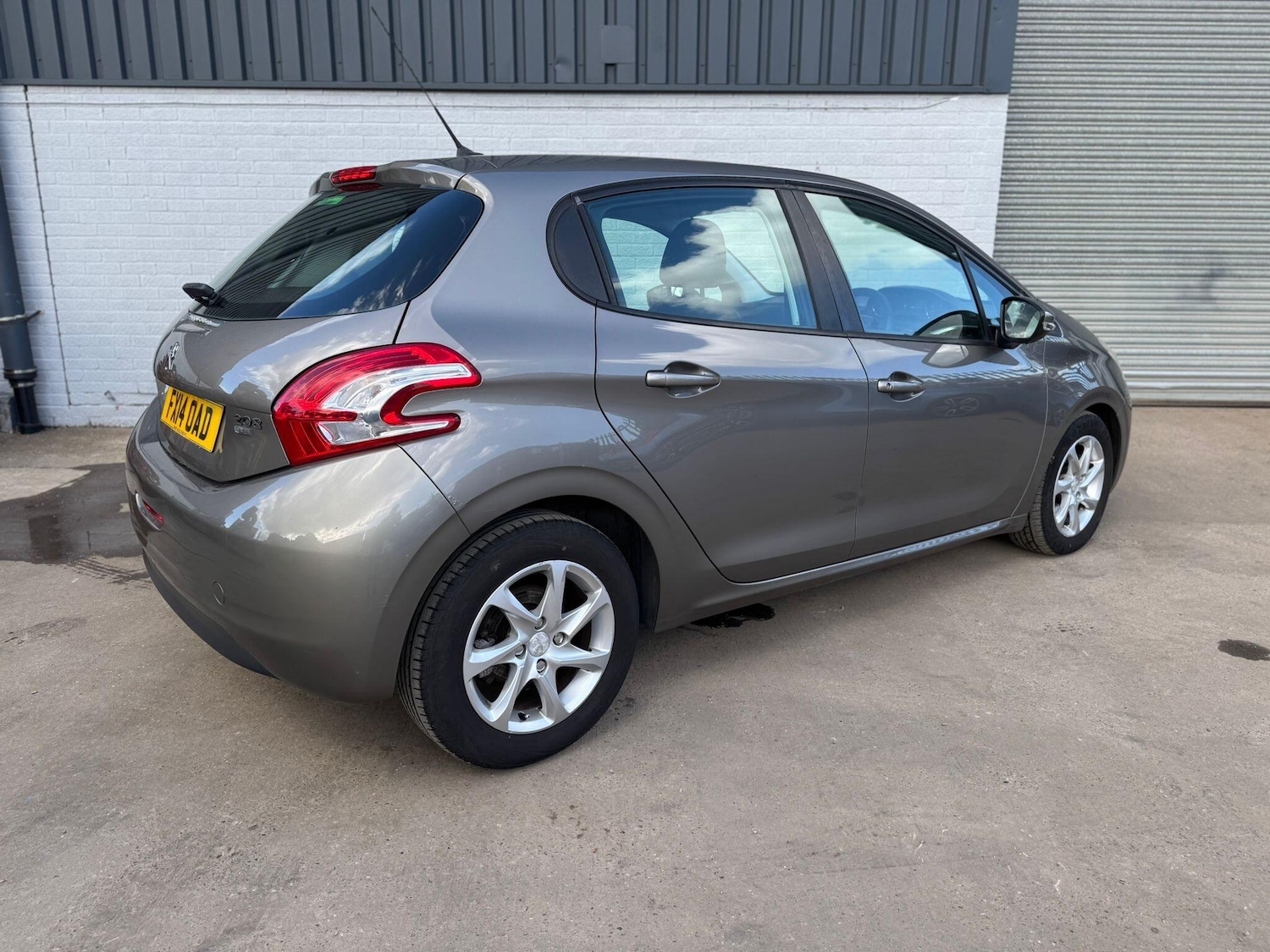 Used Peugeot 208 2014 for sale - 77839813: Photo 8