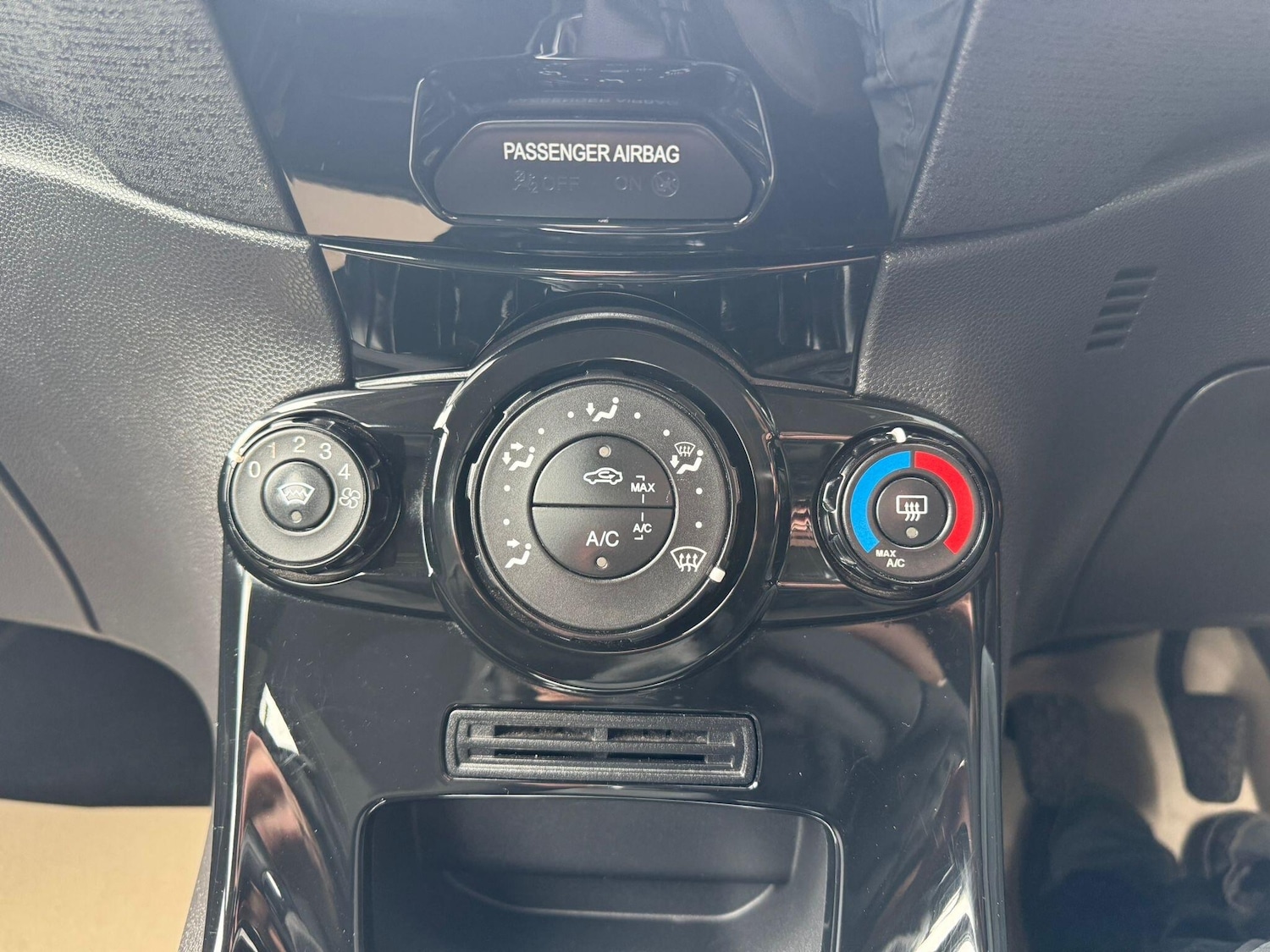 Used Ford Fiesta 2016 for sale - 78087162: Photo 37