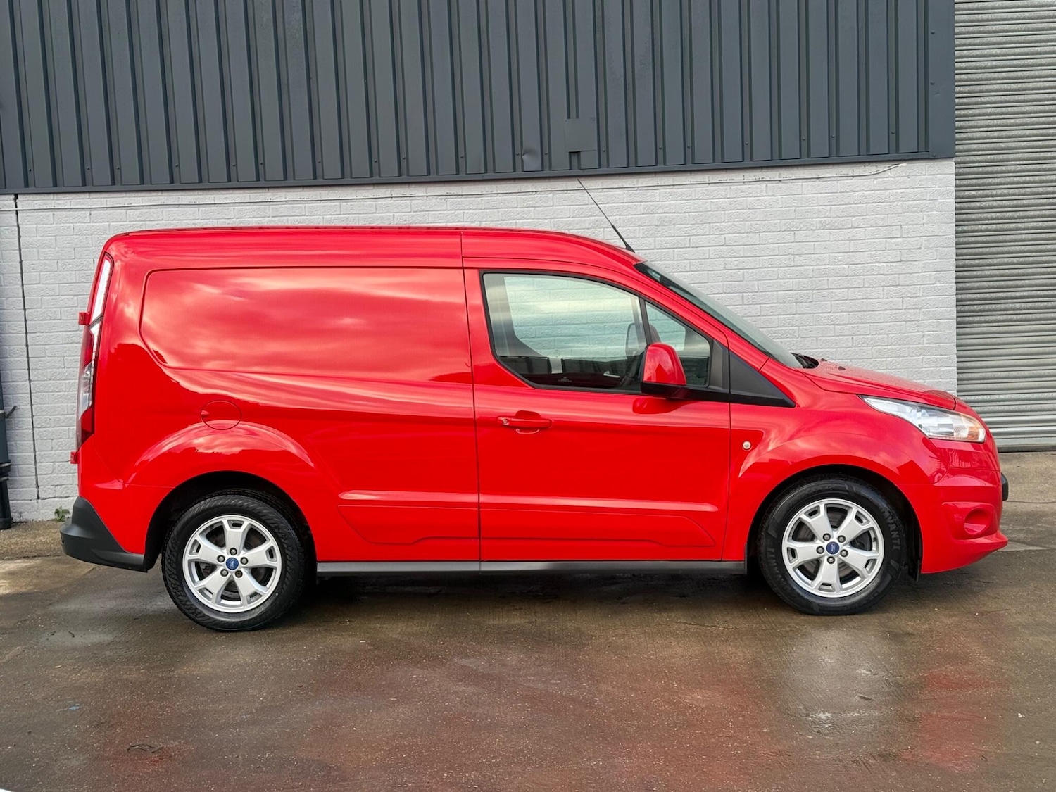 Used Ford Transit Connect 2016 for sale - 76633116: Photo 6