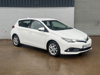 Toyota Auris feature image