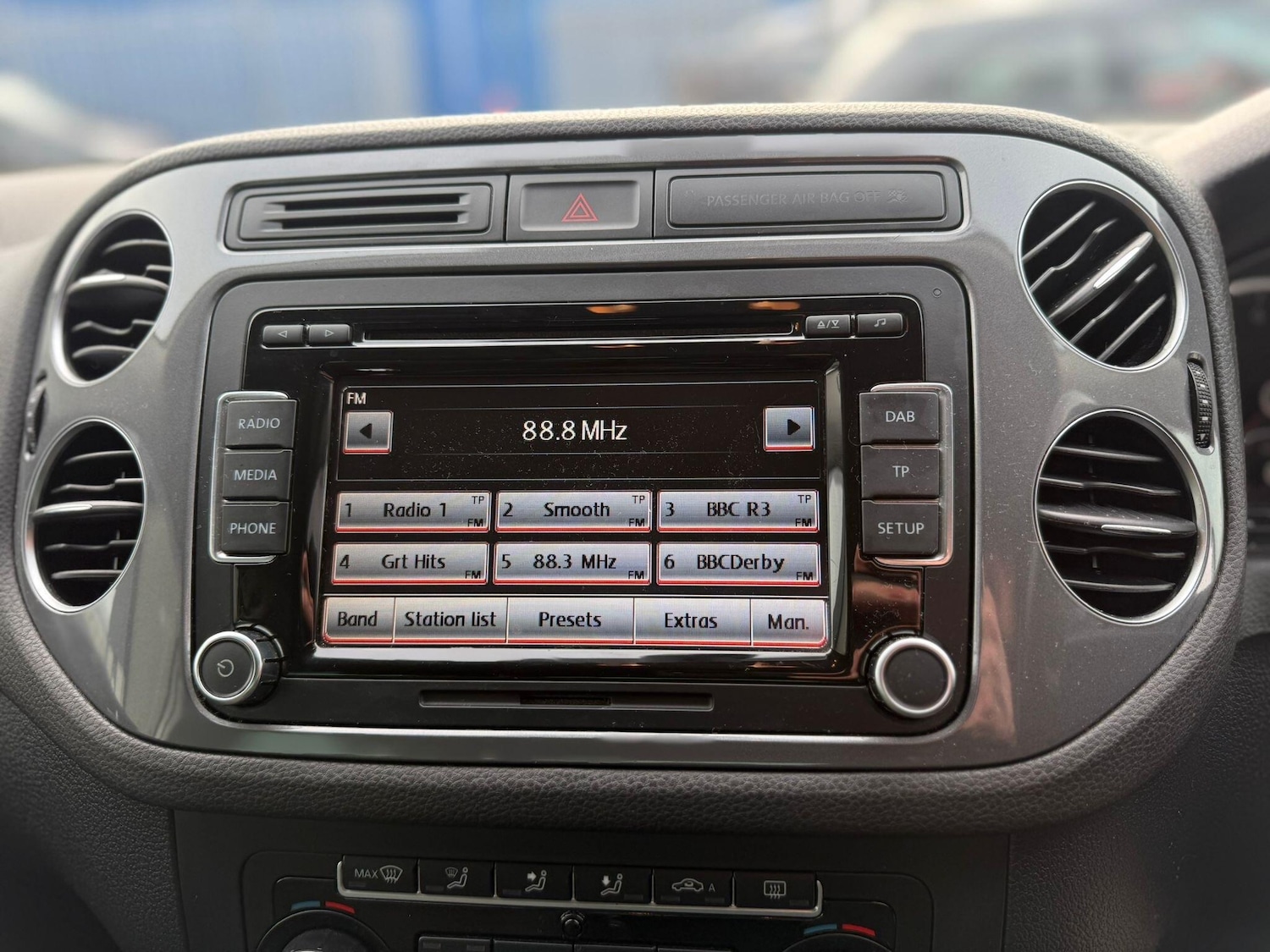 Used Volkswagen Tiguan 2011 for sale - 77166435: Photo 33