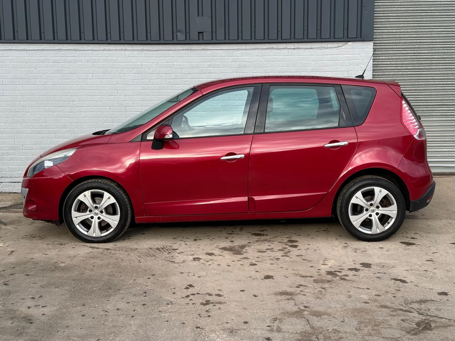 Used Renault Scenic 2011 for sale - 76913423: Photo 5