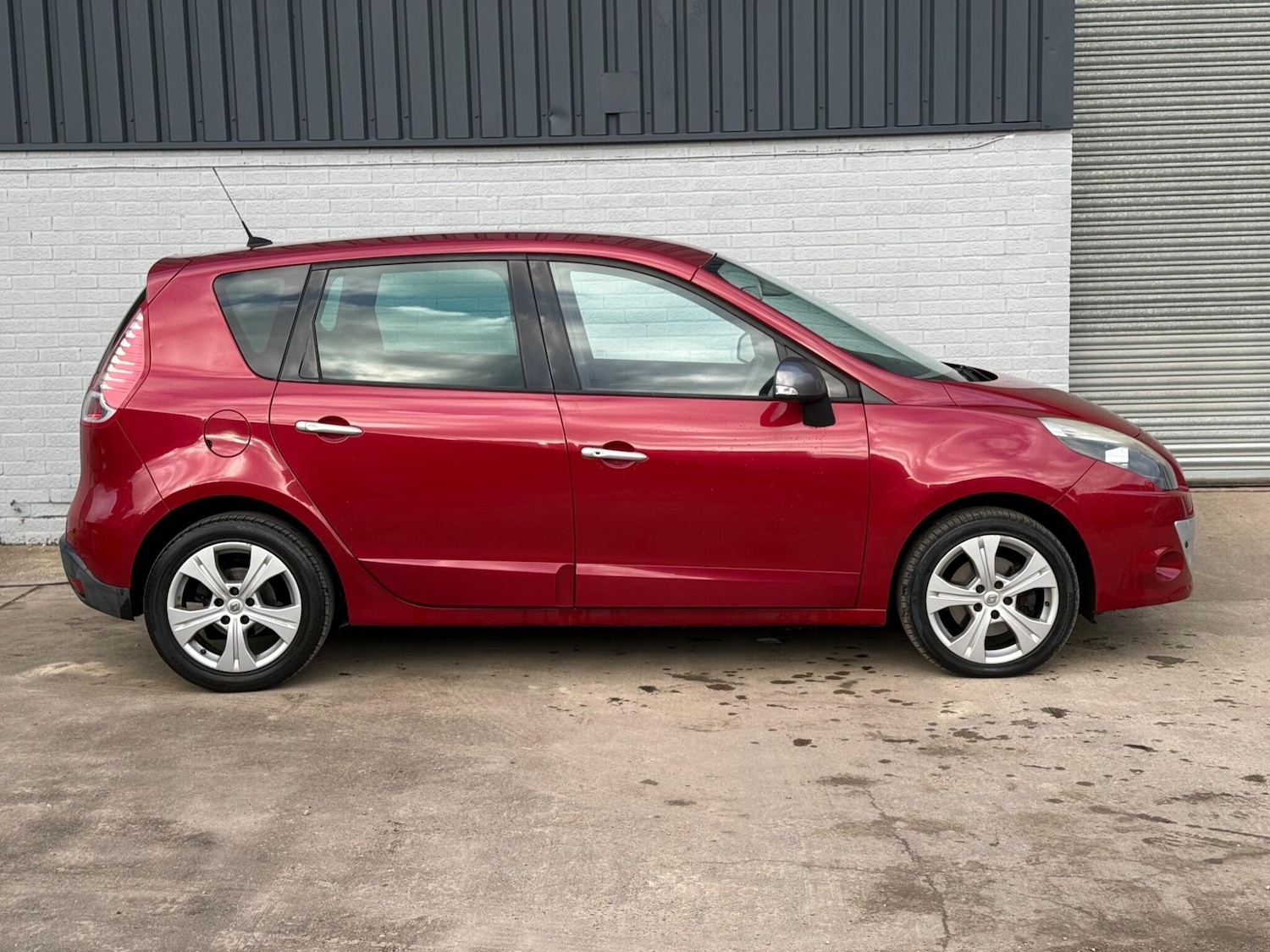 Used Renault Scenic 2011 for sale - 76913423: Photo 7