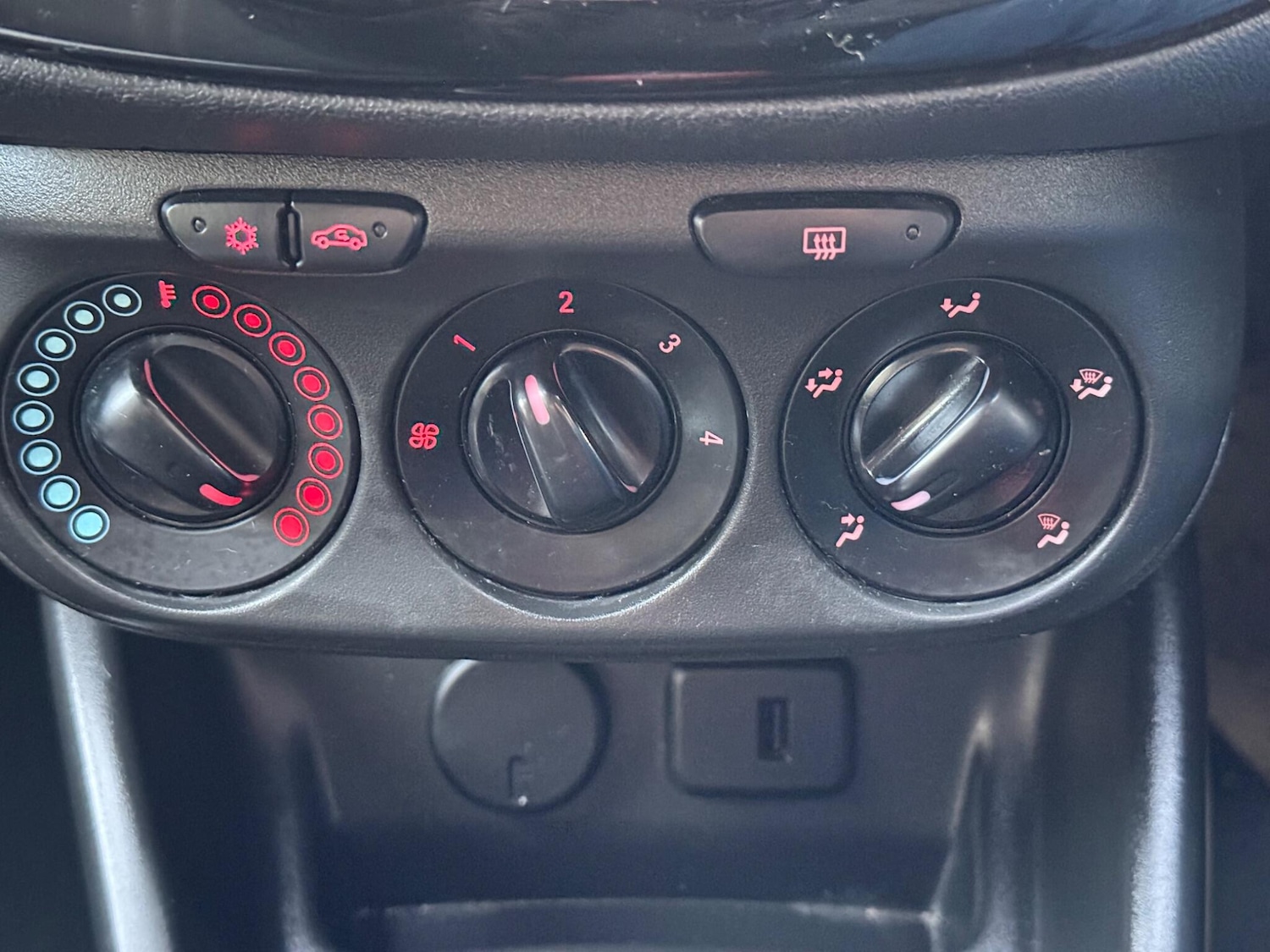 Used Vauxhall Corsa 2016 for sale - 76657305: Photo 17