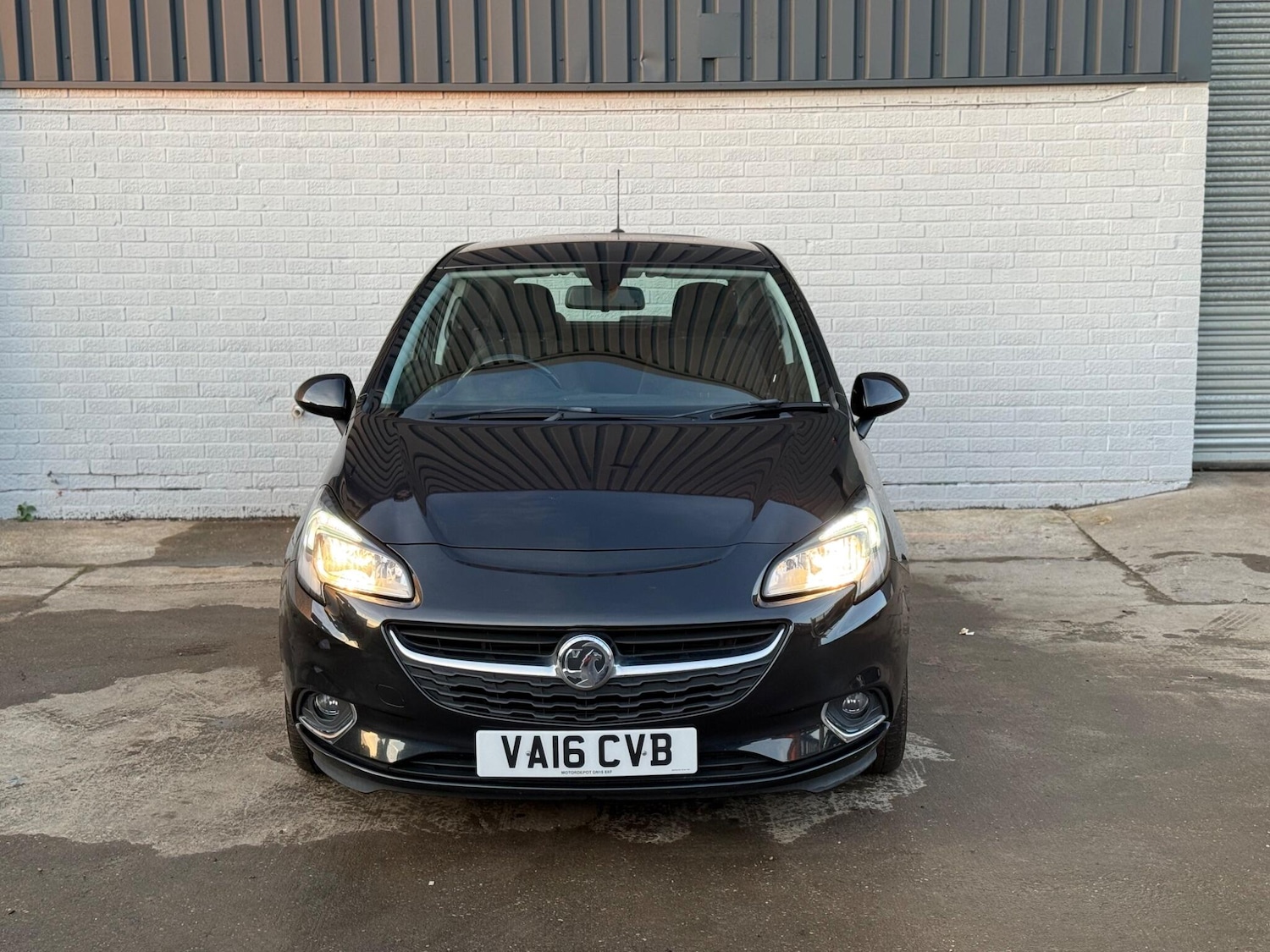 Used Vauxhall Corsa 2016 for sale - 76657305: Photo 2