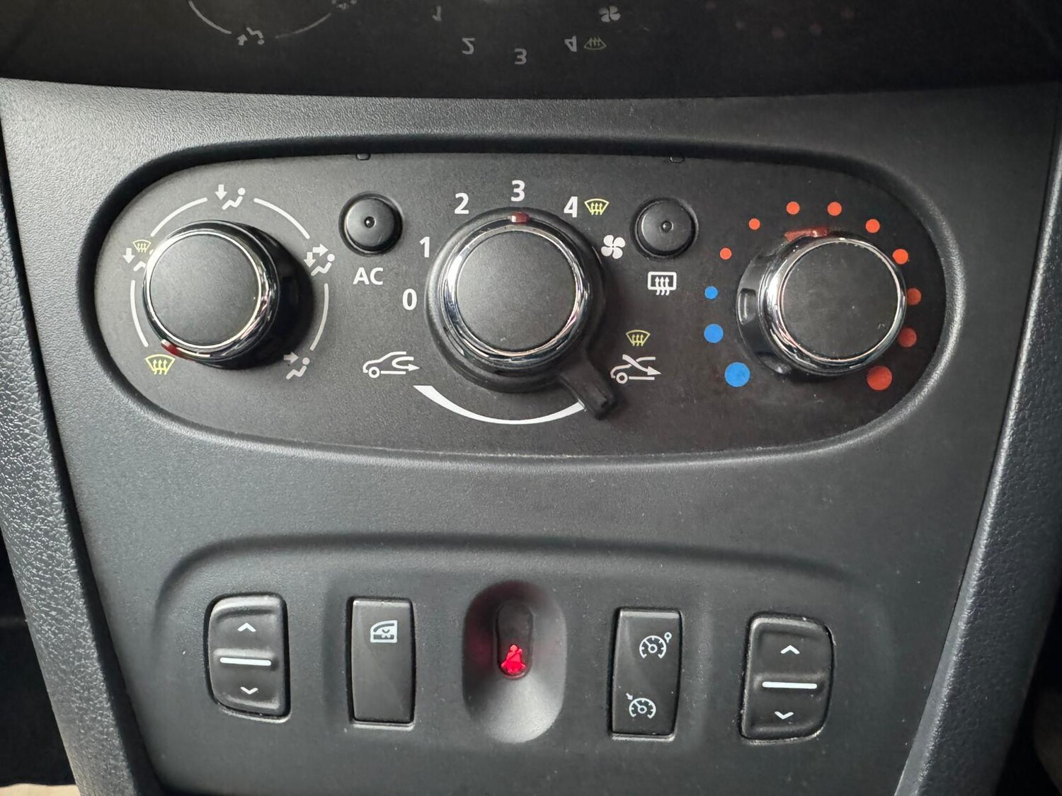 Used Dacia Sandero for sale - 77658295: Photo 15