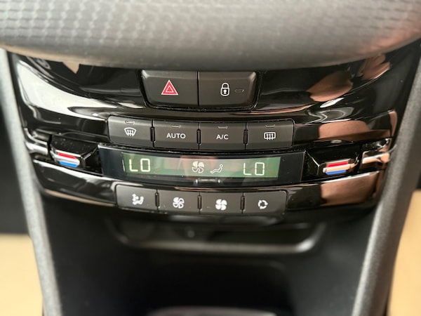 Used Peugeot 2008 2017 for sale - 75626804: Photo 22